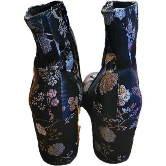 Charlotte Russe, Womans 8 | Black With Floral Lace Embroidery Design - Picture 3 of 5